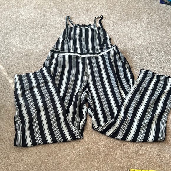 Jumpsuit - Picture 1 of 8